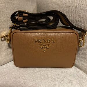 New Prada Crossbody Camera Bag Wide Guitar Strap Caramel Tan Brown Leather